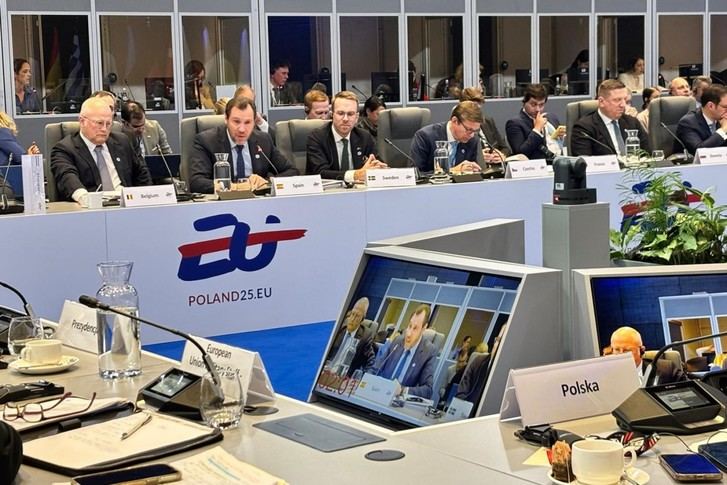 Óscar Puente subraya la importancia del transporte en la defensa de la UE