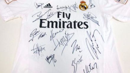 NIÑOS CON CÁNCER y los veteranos del Real Madrid se unen en una camiseta que hará leyenda