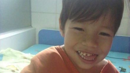 Encarcelan a un médico que dejó sin riñones por error a un niño de tres años
