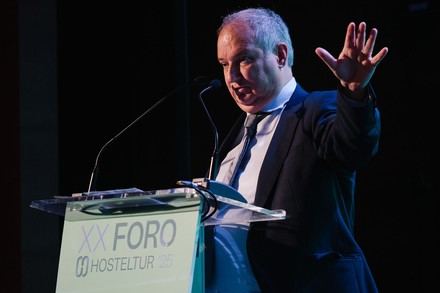 Jordi Hereu destaca el avance del turismo sostenible y la equidad en su desarrollo