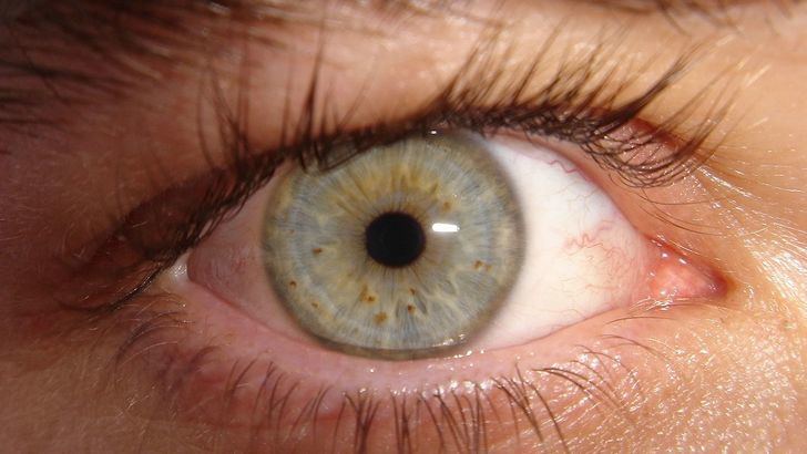 Los pacientes infectados con COVID-19 presentan síntomas oculares