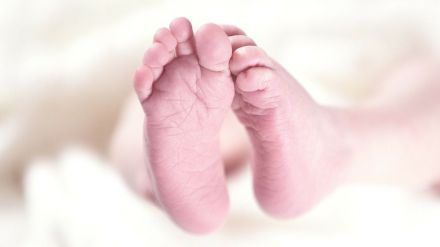 La neumonía por SARS-CoV-2 provoca un mayor riesgo de cesárea y de parto prematuro