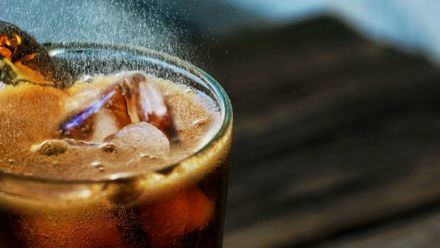 Posibles interacciones farmacológicas si consumes bebidas que contienen cola