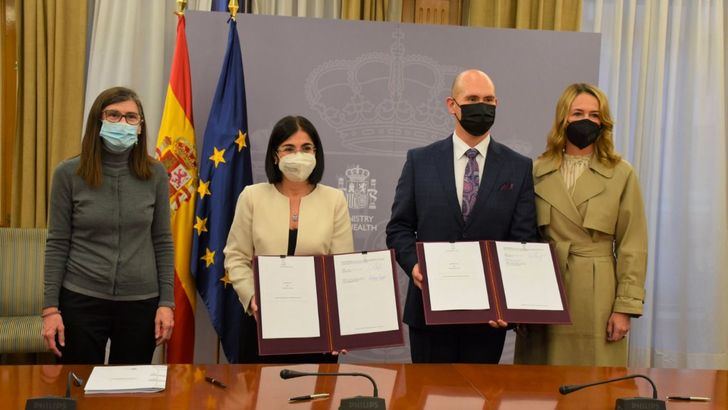 La alternativa a la vacuna para personas de riesgo que España ha comprado a AstraZeneca