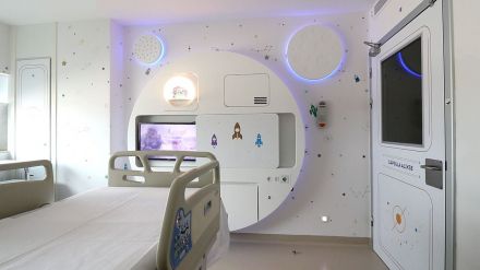 La Hospital de La Fe estrena una 'estación lunar' en su área de trasplante de médula ósea pediátrico