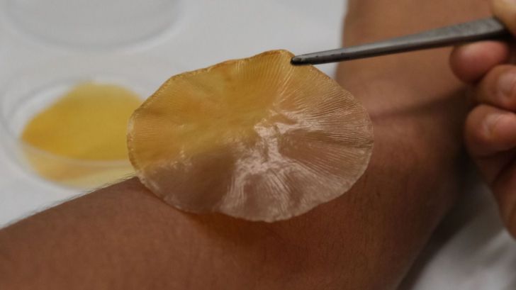 Desarrollan apósitos solares para combatir infecciones bacterianas