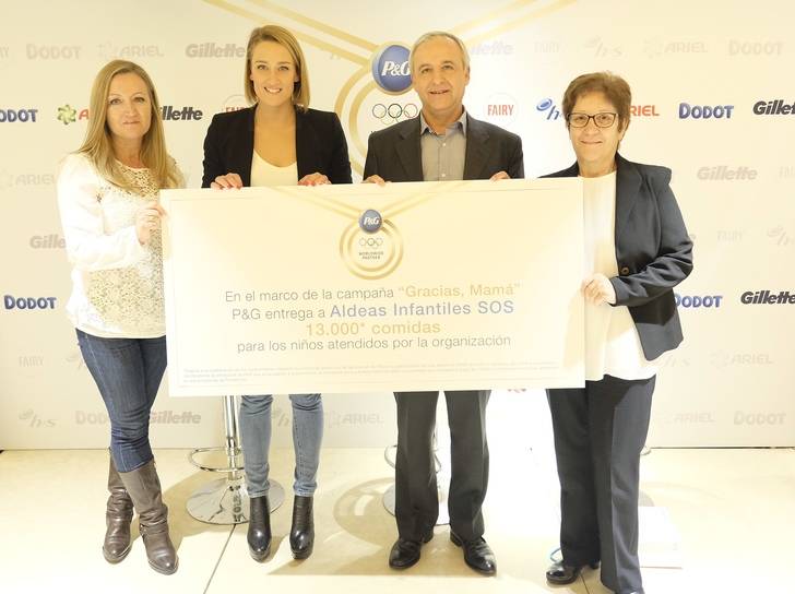 La campeona olimpica Mireia Belmonte y P&G entregan una donación de 13.000 comidas a Aldeas Infantiles SOS