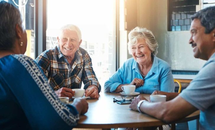Actividades sociales: Clave para fortalecer relaciones y salud cerebral