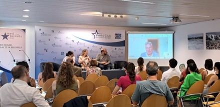 Expertos se reúnen en Bruselas para impulsar la alfabetización mediática de los mayores