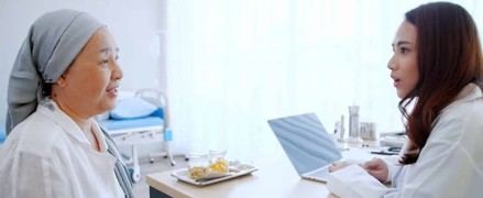 Expertos discuten en Elche un enfoque integral para el tratamiento del cáncer