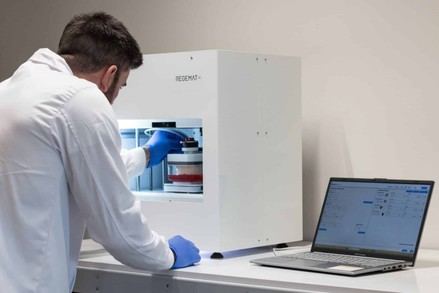 Avanzan en la bioimpresión 4D para regenerar cartílago con implantes vivos