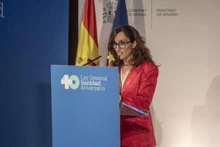 Mónica García destaca la sanidad pública como un logro democrático esencial en España