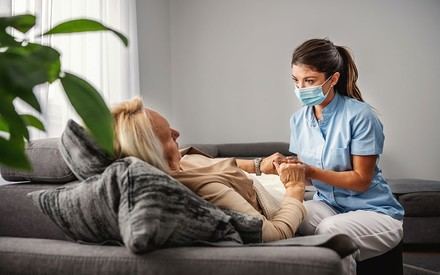 La dependencia en España: un desafío femenino por longevidad y salud