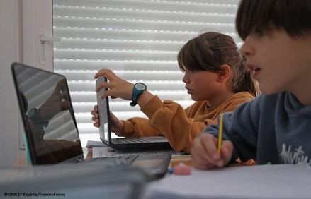 Uno de cada diez niños sufre ciberacoso y un tercio de los adolescentes enfrenta violencia digital en sus relaciones