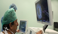 Un nuevo quirófano inteligente aumenta la precisión en cirugía de cataratas
